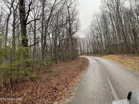 757 758 David Crockett Rd, Crossville, TN 38555