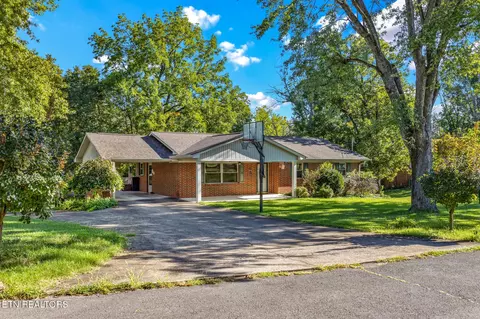 616 Stalans Dr, Etowah, TN 37331