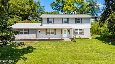 5413 NW Smoky Tr, Knoxville, TN 37909