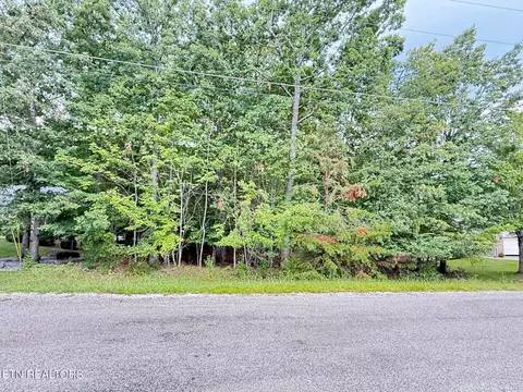 16 Trentwood Ct, Crossville, TN 38558