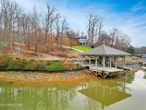 927 Windridge Rd, Friendsville, TN 37737