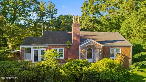 4303 Pleasant Ridge Rd, Knoxville, TN 37912