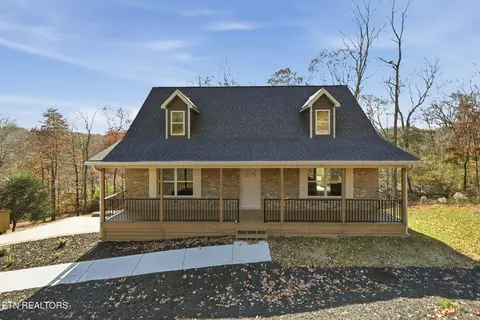 114 Stem Ln, Clinton, TN 37716