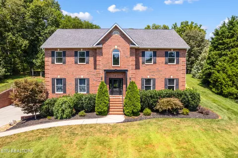 2613 Cross Creek Dr, Maryville, TN 37803