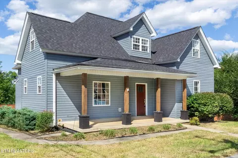 12 W Everett St, Sparta, TN 38583