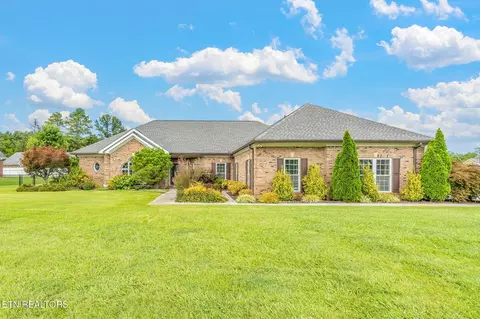 101 Shagbark Ln, Oak Ridge, TN 37830