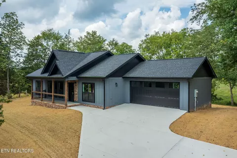 954 Topside Rd, Sevierville, TN 37862