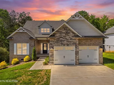 208 Mialaquo Cir, Loudon, TN 37774