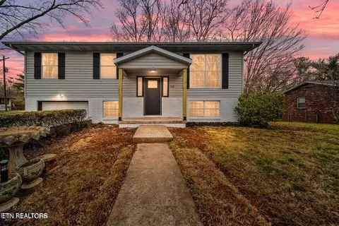 7712 W Sesame Ln, Knoxville, TN 37938