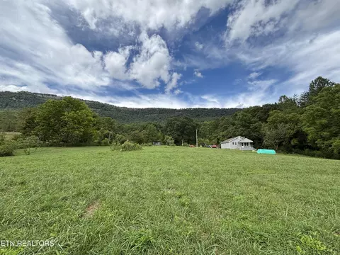201 Earl Woodson, La Follette, TN 37766