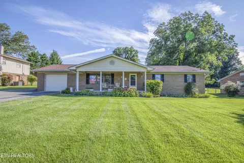 1330 Spring Rd, Lenoir City, TN 37771