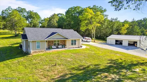 151 Angel Ln, La Follette, TN 37766