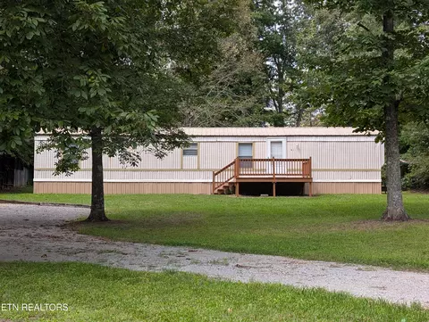41 Acorn Ln, Crossville, TN 38571