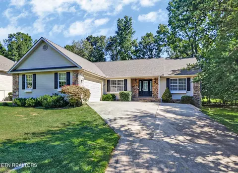 157 Cromwell Ln, Crossville, TN 38558