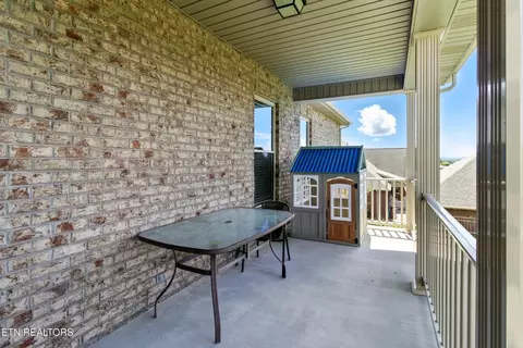 Exterior - 157 Danielle Ct, Harrogate, TN 37752 photo 7 of 10