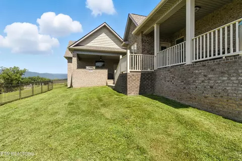 Exterior - 157 Danielle Ct, Harrogate, TN 37752 photo 6 of 10