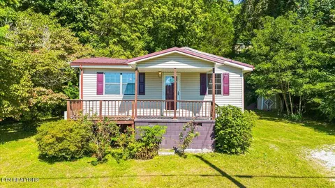 509 E Forrest St, La Follette, TN 37766