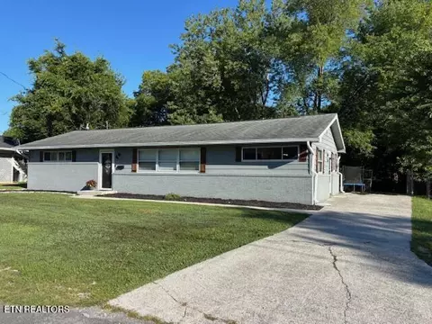 212 Byron Ln, Oak Ridge, TN 37830