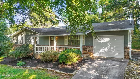 6207 Janmer Ln, Knoxville, TN 37909