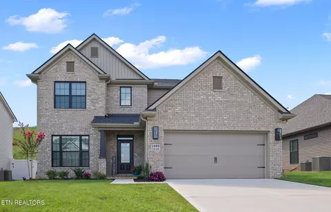 1808 Silver Chapel Dr, Knoxville, TN 37932