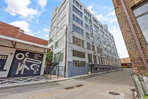 200 W Jackson Ave #105, Knoxville, TN 37902
