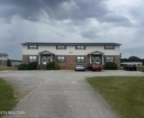 3609 Kelly Cir, Louisville, TN 37777
