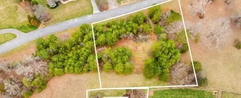 165 Glen Mar Dr, Lenoir City, TN 37772