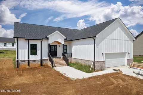1288 Duck Pond Rd, Sparta, TN 38583