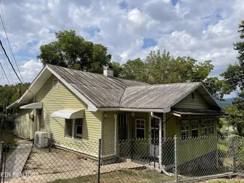 127 Carlyle Ave, Harrogate, TN 37752