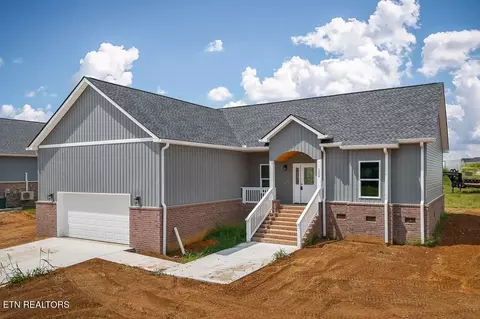 1304 Duck Pond Rd, Sparta, TN 38583