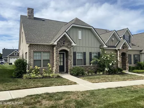 12628 Needlepoint Dr, Farragut, TN 37934