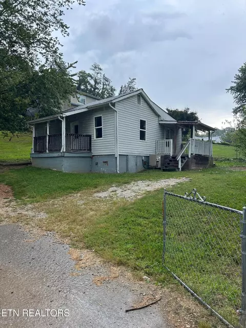 108 N Eighth St, La Follette, TN 37766