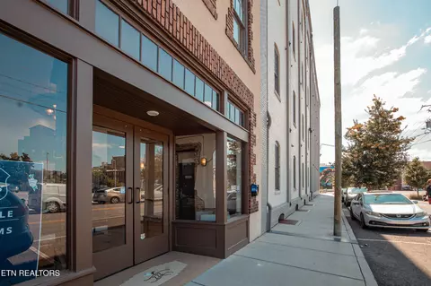 222 N Central St #208, Knoxville, TN 37917