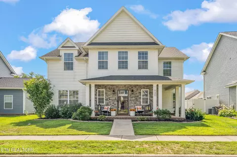 130 Hackberry St, Oak Ridge, TN 37830