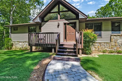27 Cowpens Pl, Monterey, TN 38574