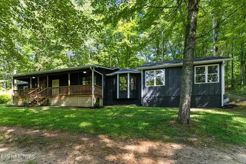 663 New Clear Branch Rd, Rocky Top, TN 37769