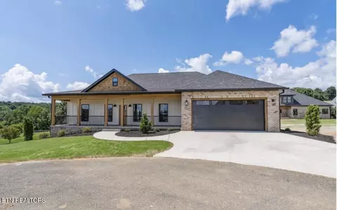 12126 Lasalle Ct, Glade Spring, VA 24340