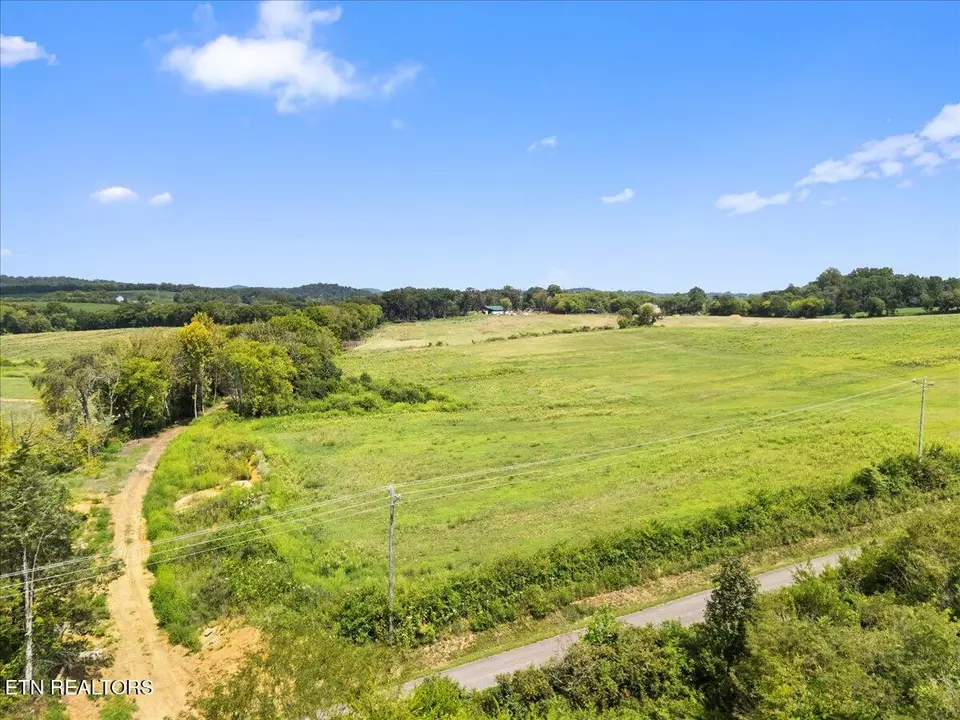  2423 Perkle Rd, Lenoir City, TN 37772 photo 1