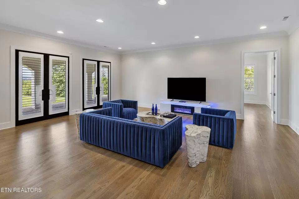 Living - 12747 Highwick Cir, Knoxville, TN 37934 photo 4 of 5