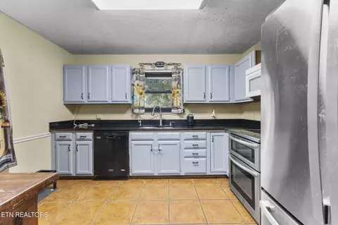Kitchen - 3825 Dollys Dr, Sevierville, TN 37876 photo 1 of 3