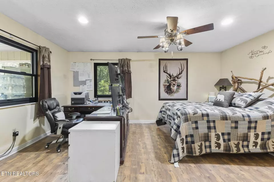 Bedroom - 3825 Dollys Dr, Sevierville, TN 37876 photo 2 of 12