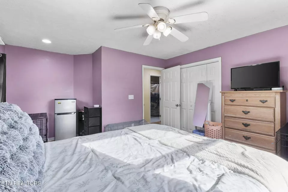 Bedroom - 3825 Dollys Dr, Sevierville, TN 37876 photo 8 of 12