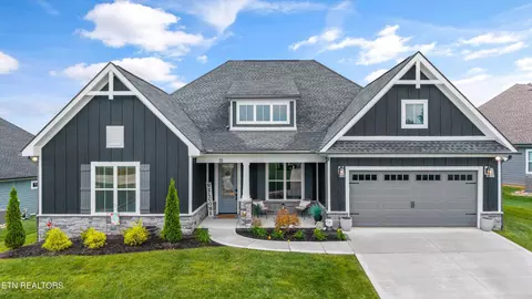 151 Poplar Ridge Pl, Lenoir City, TN 37771