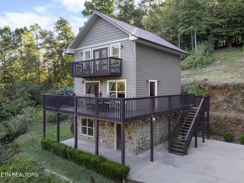 1755 A R Davis Rd, Seymour, TN 37865