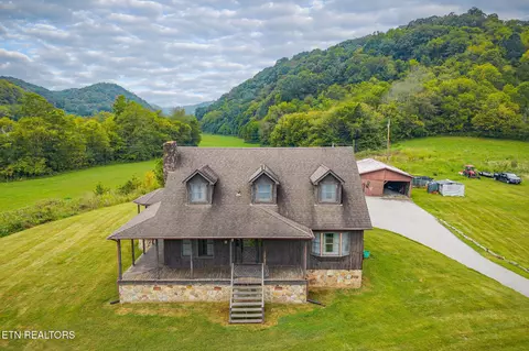82 Everette Mcclerran Rd, Celina, TN 38551