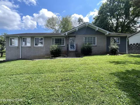 8200 Fox Run Ln, Knoxville, TN 37919
