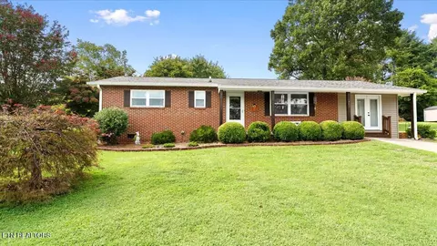 402 Holbrook Ave, Lenoir City, TN 37771