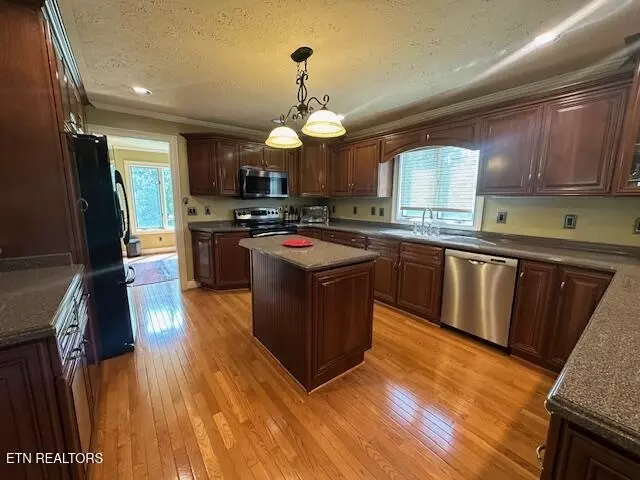 Kitchen - 135 NE Modoc Ave, Wise, VA 24293 photo 2 of 10