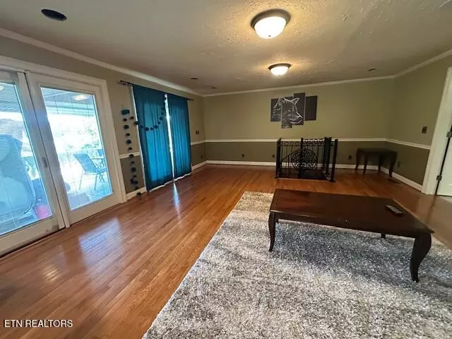 Living - 135 NE Modoc Ave, Wise, VA 24293 photo 4 of 4