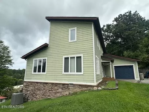 Exterior - 135 NE Modoc Ave, Wise, VA 24293 photo 2 of 6